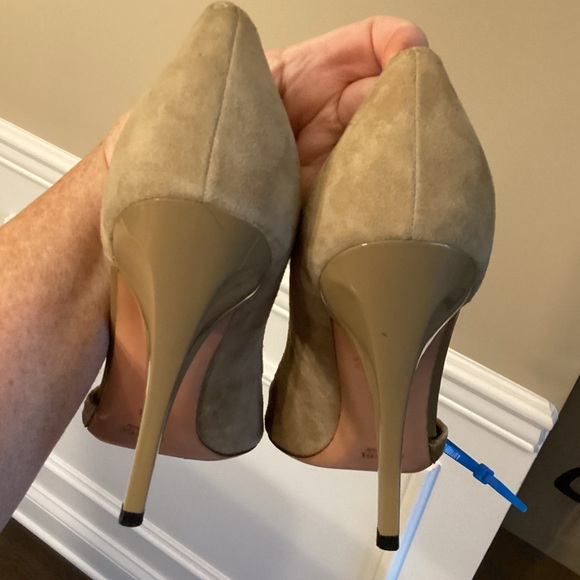 Gucci Beige Suede and Velvet Bow D’Orsay Pumps, Size 9B. - Picture 7 of 15